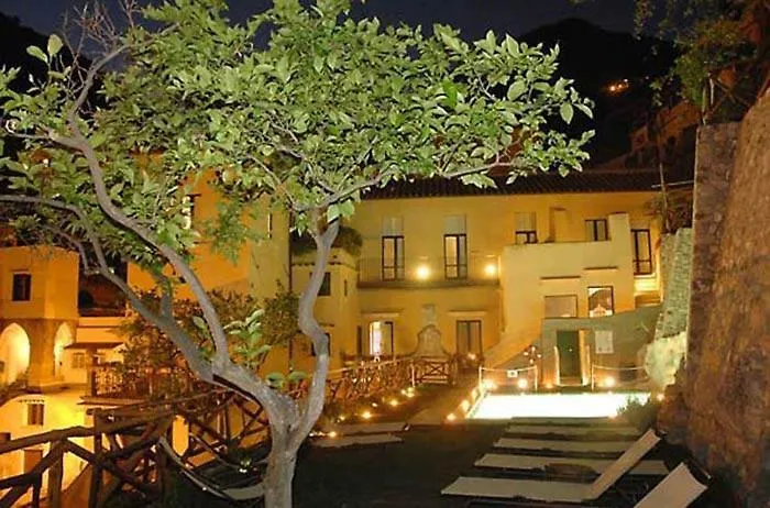 Loft By Amalfivacation 4*